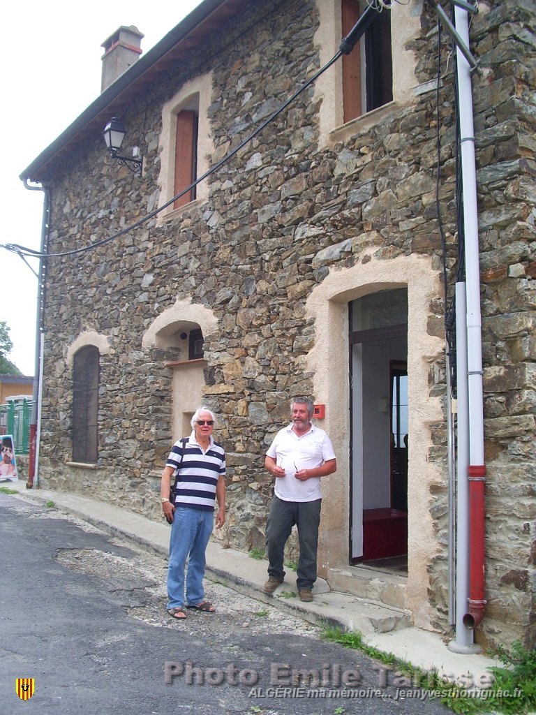Emile et le maire de Nohedes en 2015.jpg - Emile Tarisse et maire de Nohèdes en 2015.